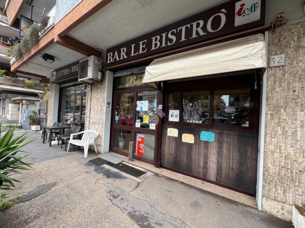 negozio in vendita a Roma in zona Ostia