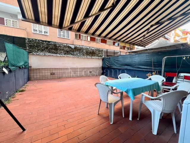 appartamento in vendita a Roma in zona Tuscolano