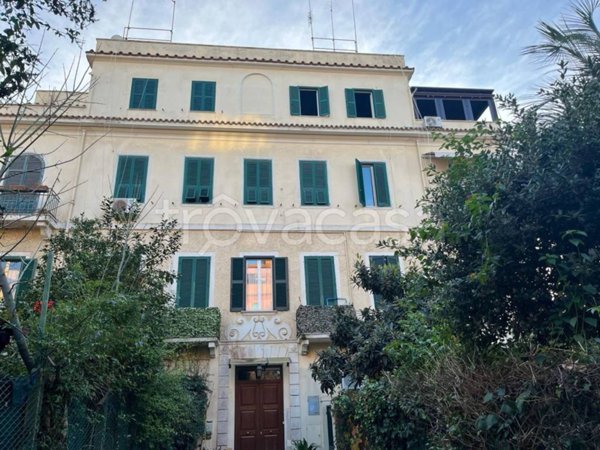 appartamento in vendita a Roma in zona Ostia