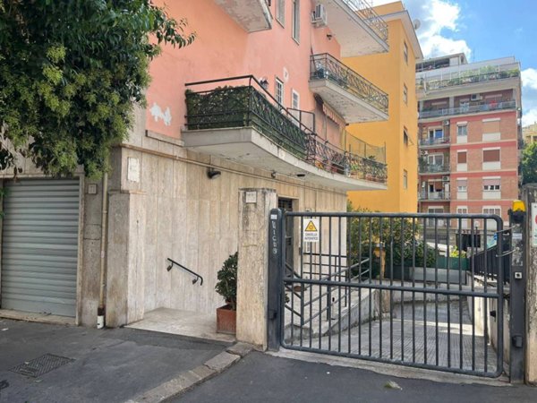 appartamento in vendita a Roma in zona Gianicolense