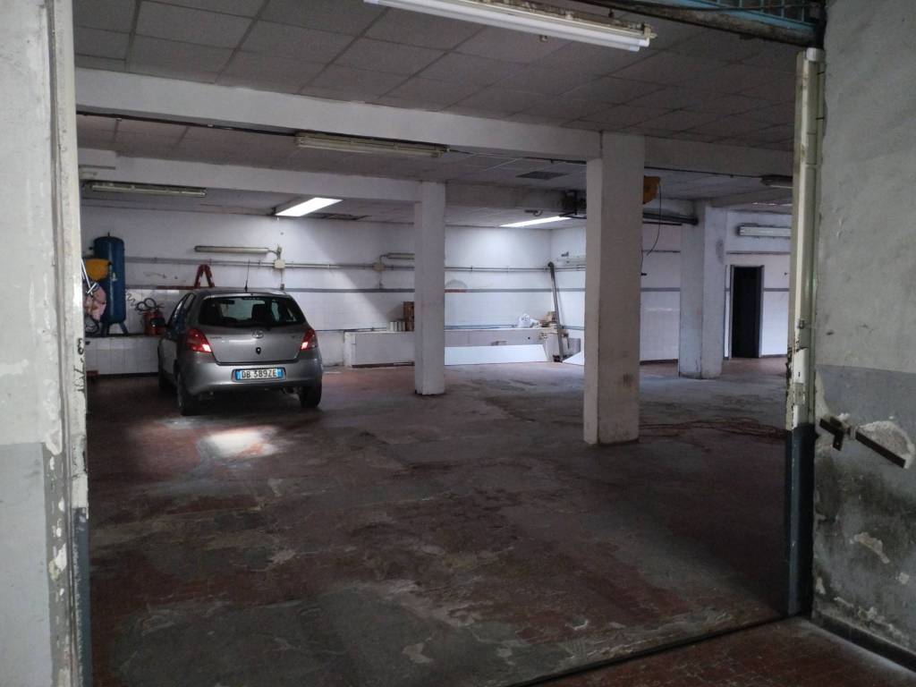 negozio in vendita a Roma in zona Grottarossa