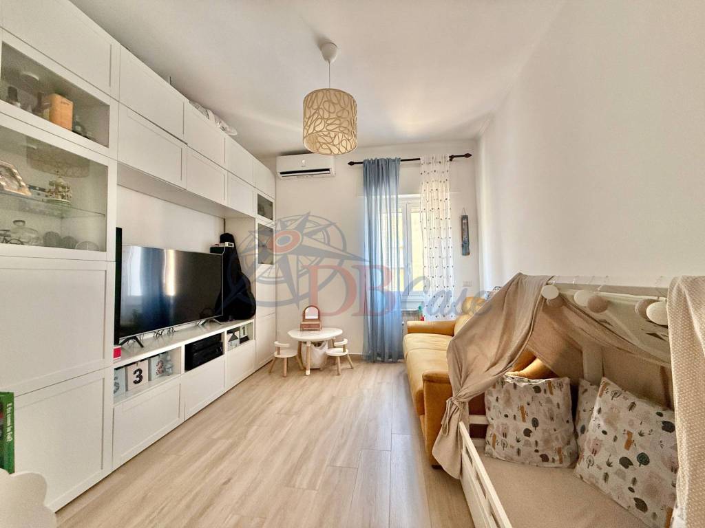 appartamento in vendita a Roma in zona Appio Latino