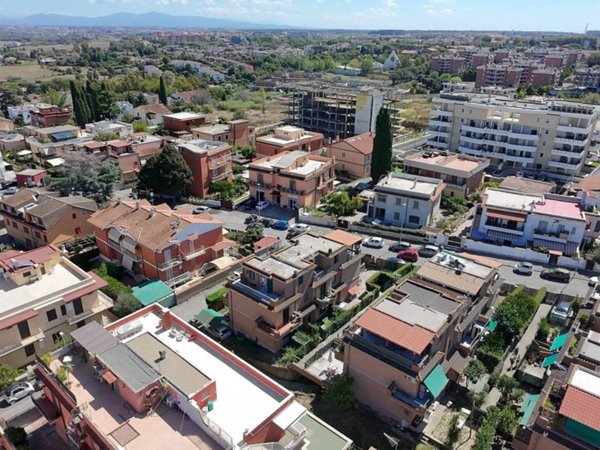 appartamento in vendita a Roma in zona Acilia