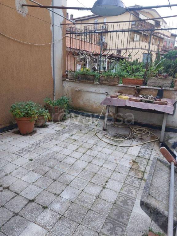 appartamento in vendita a Roma in zona Colle del Sole