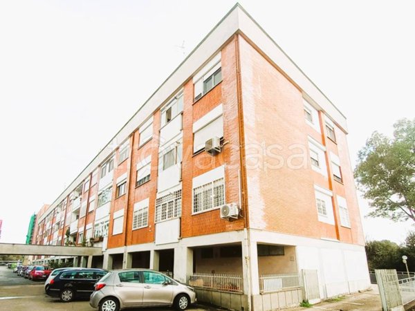 appartamento in vendita a Roma in zona Spinaceto