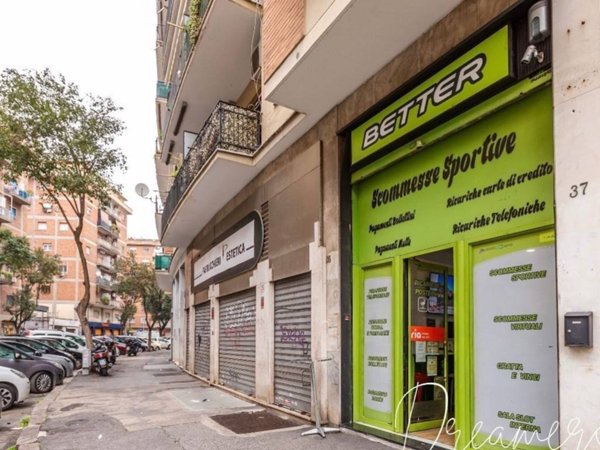 negozio in vendita a Roma in zona Portuense