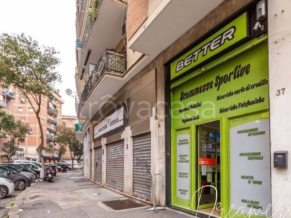 negozio in vendita a Roma in zona Portuense