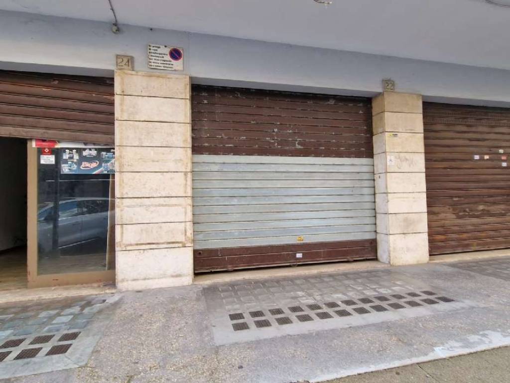 negozio in vendita a Roma in zona Ostiense