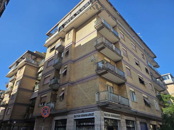 appartamento in vendita a Roma in zona Castel Fusano