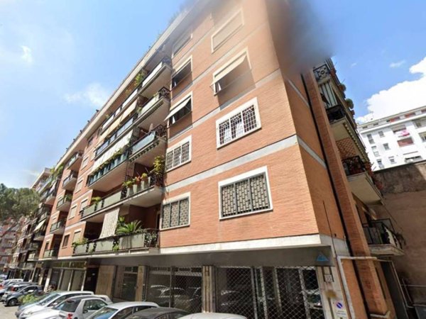 appartamento in vendita a Roma in zona Appio Latino