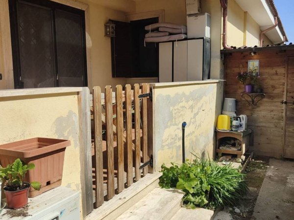 casa indipendente in vendita a Roma in zona Massimina/Casal Lumbroso