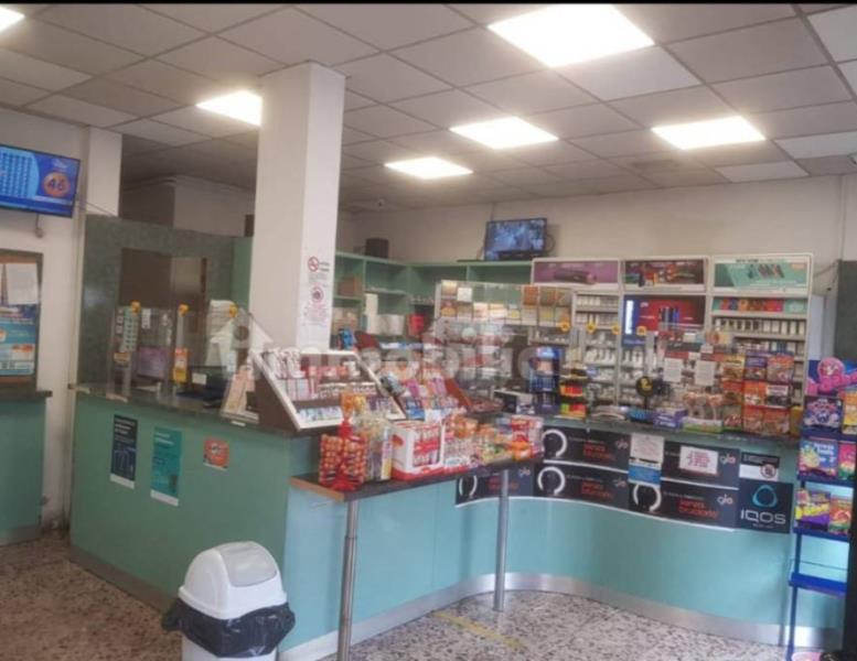 negozio in vendita a Roma in zona Portuense