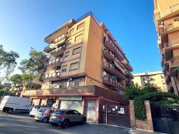 appartamento in vendita a Roma in zona Portuense