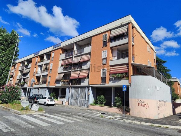 appartamento in vendita a Roma in zona San Basilio