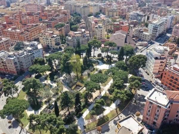 appartamento in vendita a Roma in zona Tuscolano