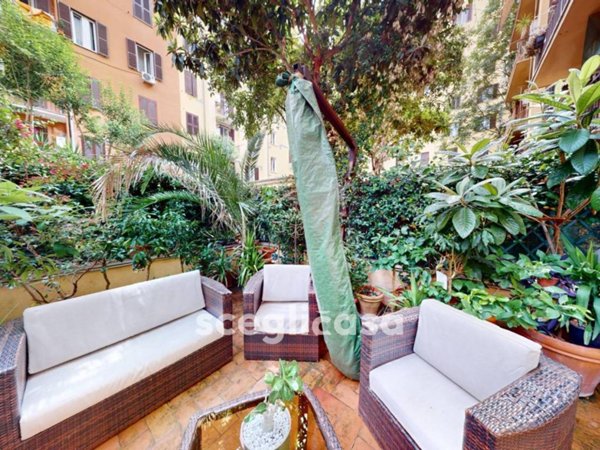 appartamento in vendita a Roma in zona Appio Latino
