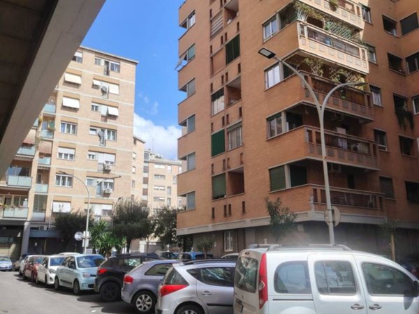 appartamento in vendita a Roma in zona Ostiense