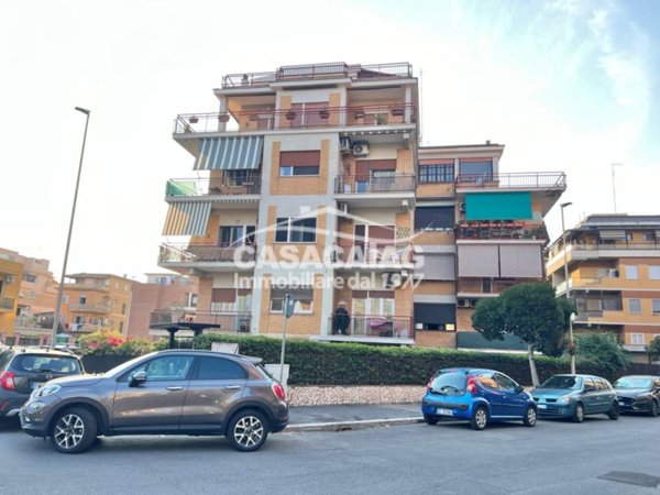 appartamento in vendita a Roma in zona Ostia Antica