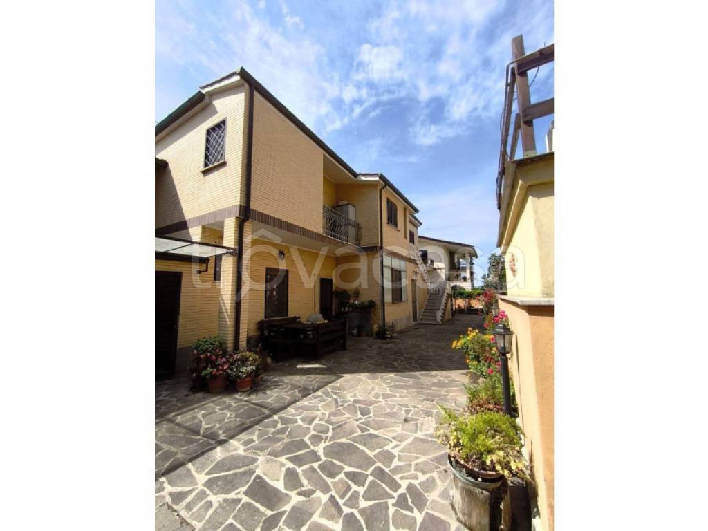 appartamento in vendita a Roma in zona Dragona/Bagnoletto