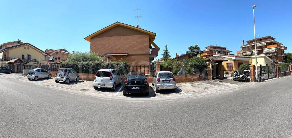 casa indipendente in vendita a Roma in zona Casal Morena