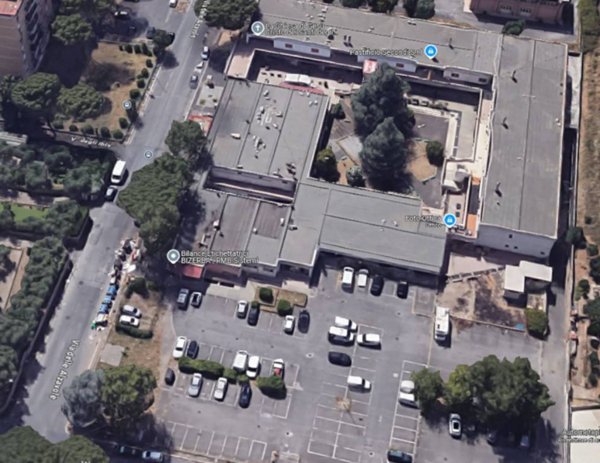 negozio in vendita a Roma in zona Tor Sapienza