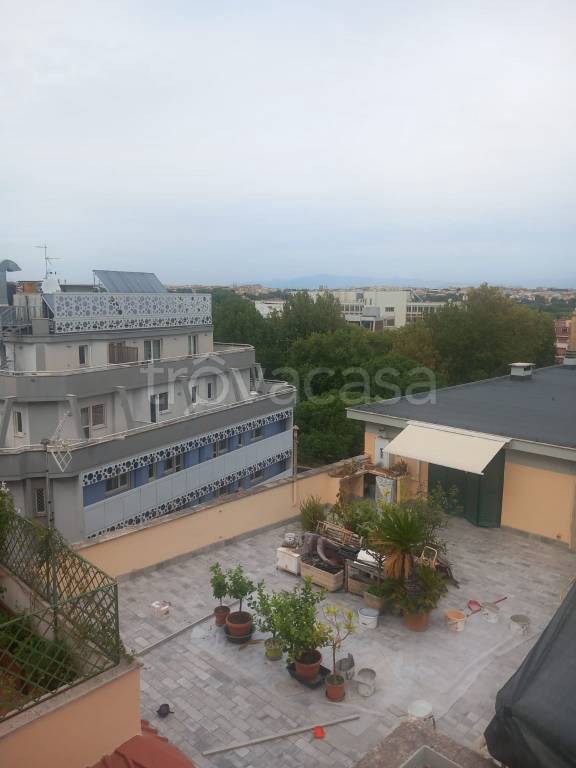 appartamento in vendita a Roma in zona Ostiense