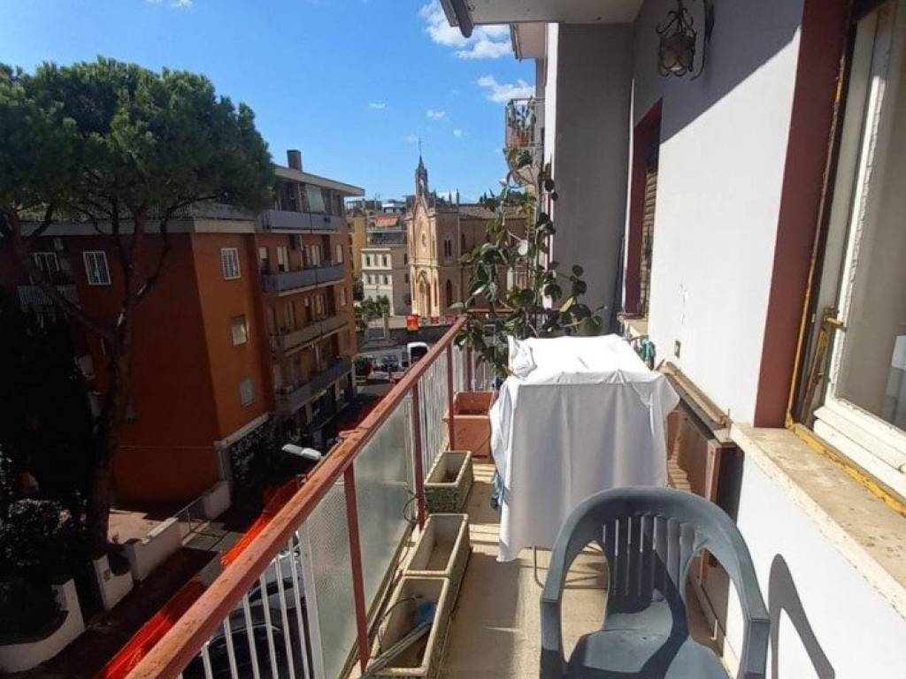 appartamento in vendita a Roma in zona Della Vittoria