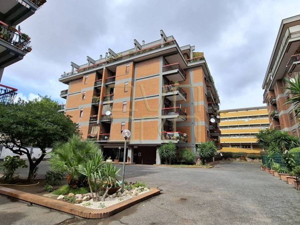 appartamento in vendita a Roma in zona Ostia Antica