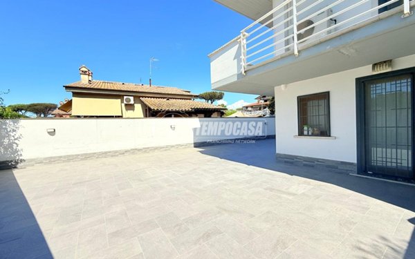 casa indipendente in vendita a Roma in zona Infernetto