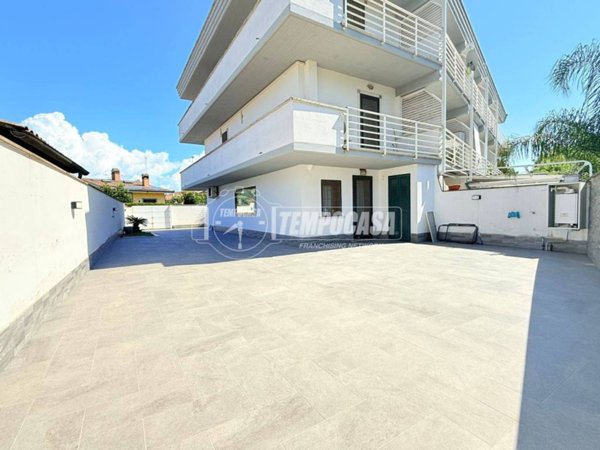 casa indipendente in vendita a Roma in zona Infernetto