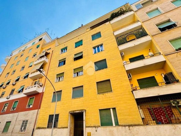 appartamento in vendita a Roma in zona Appio Latino