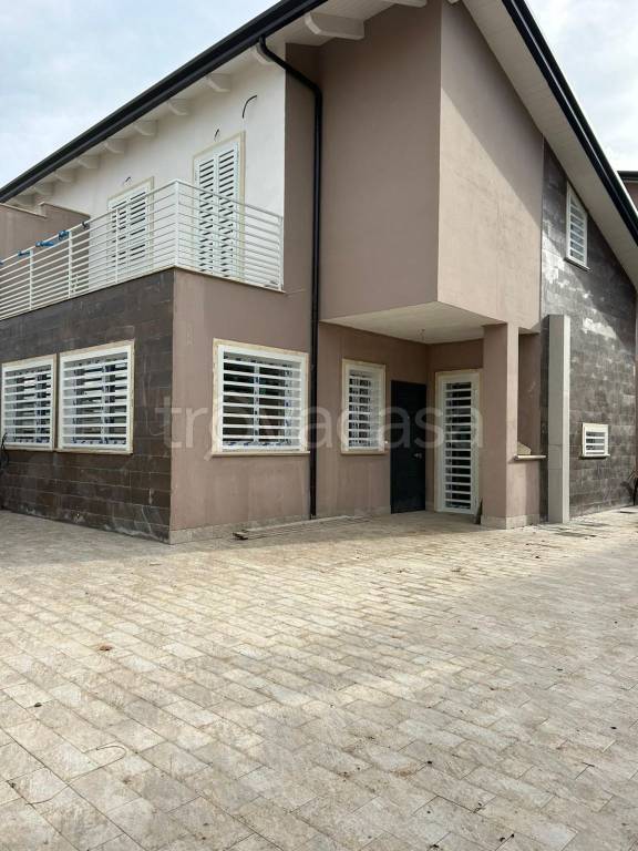 casa indipendente in vendita a Roma in zona Ponte di Nona