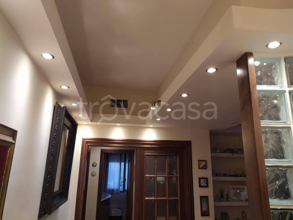 appartamento in vendita a Roma in zona Torre Gaia