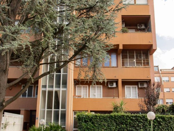 appartamento in vendita a Roma in zona Ardeatino