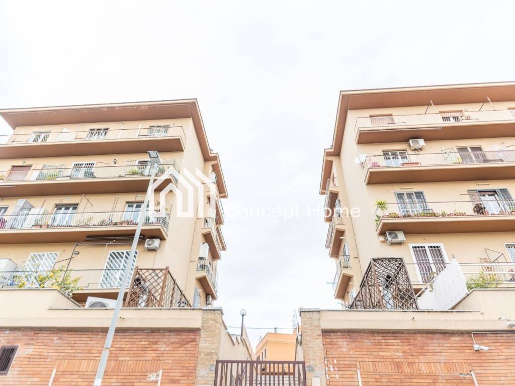 appartamento in vendita a Roma in zona Ardeatino