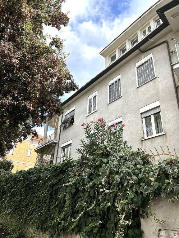 appartamento in vendita a Roma in zona Ostiense