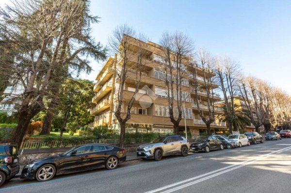 appartamento in vendita a Roma in zona EUR