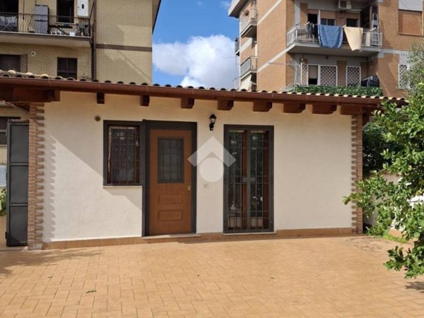 casa indipendente in vendita a Roma in zona Borghesiana