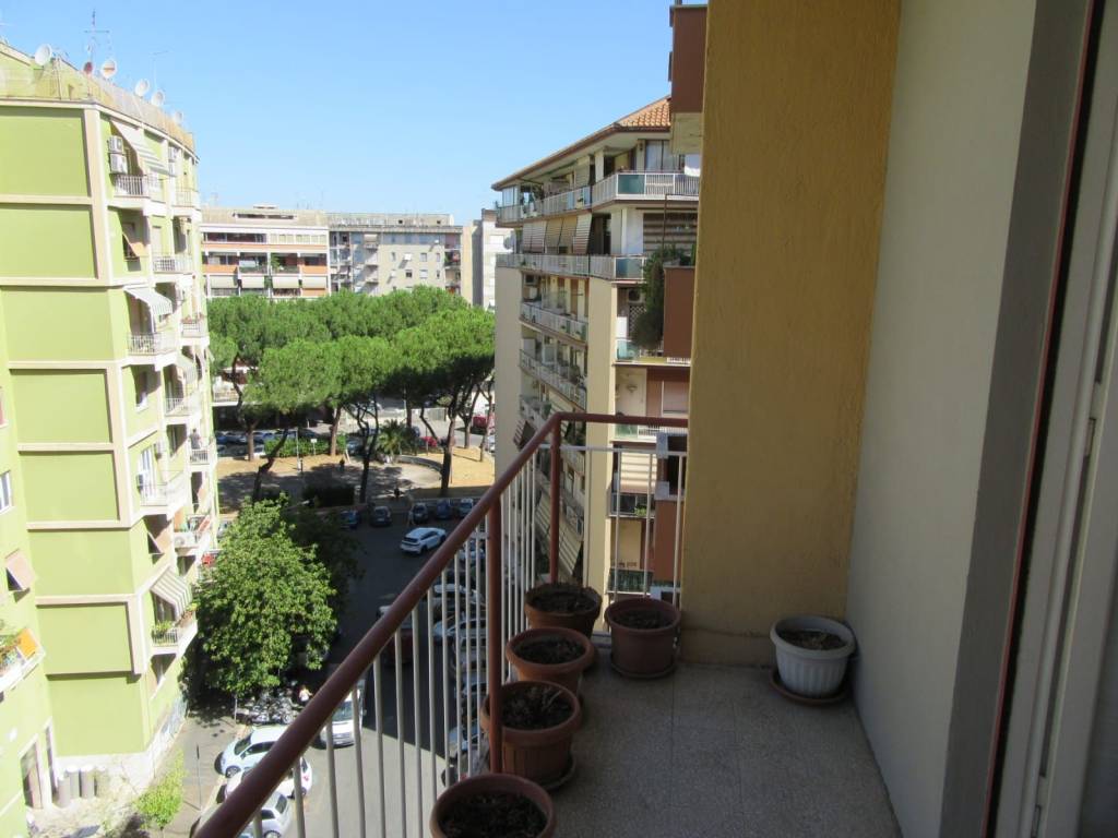 appartamento in vendita a Roma in zona Prenestino-Labicano