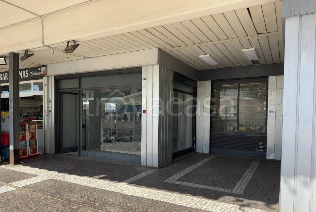trivano in vendita a Roma in zona Casal Palocco