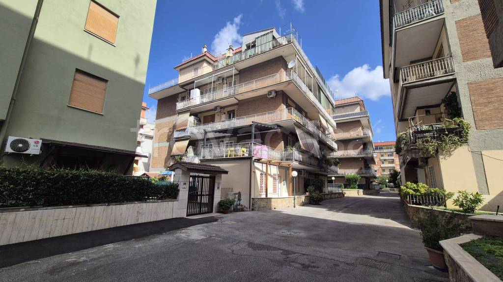 appartamento in vendita a Roma in zona Prenestino-Centocelle
