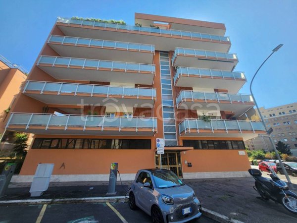 appartamento in vendita a Roma in zona Ardeatino
