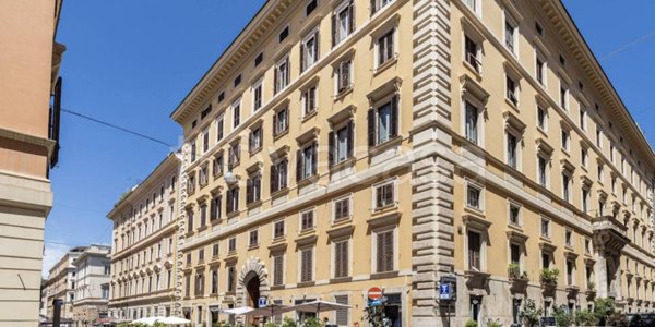 appartamento in vendita a Roma in zona Rione Monti/Campitelli