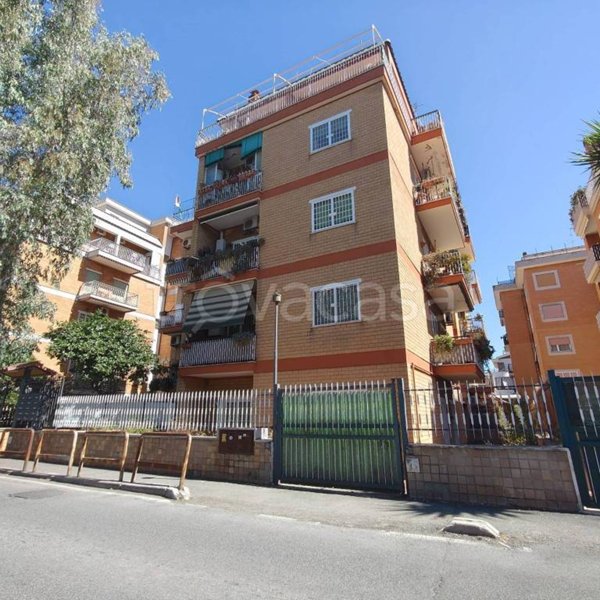 appartamento in vendita a Roma in zona Torre Maura
