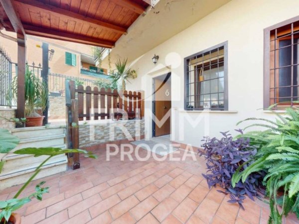 casa indipendente in vendita a Roma in zona Lunghezza