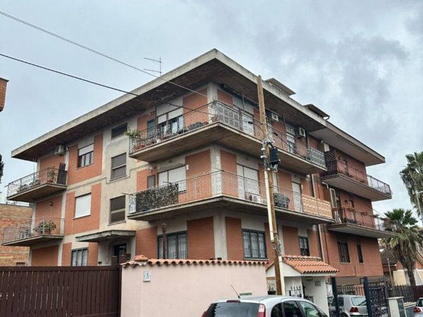 appartamento in vendita a Roma in zona Tor Bella Monaca