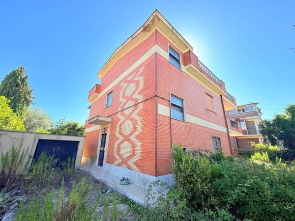 casa indipendente in vendita a Roma in zona Infernetto