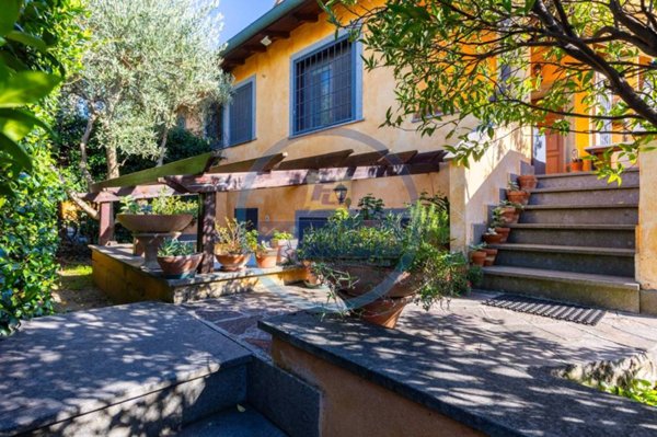 casa indipendente in vendita a Roma