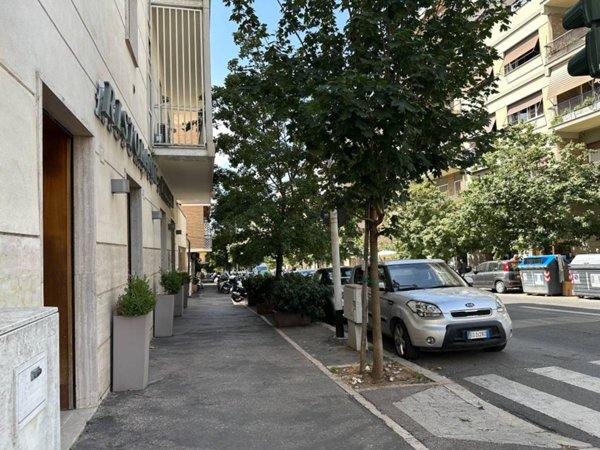 negozio in vendita a Roma in zona Gianicolense