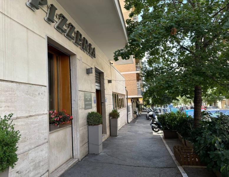 negozio in vendita a Roma in zona Gianicolense